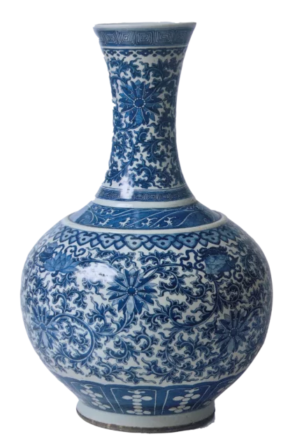 Antique Chinese blue & white bottle vase