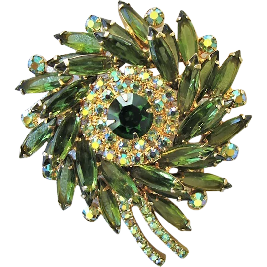 Costume jewellery brooch