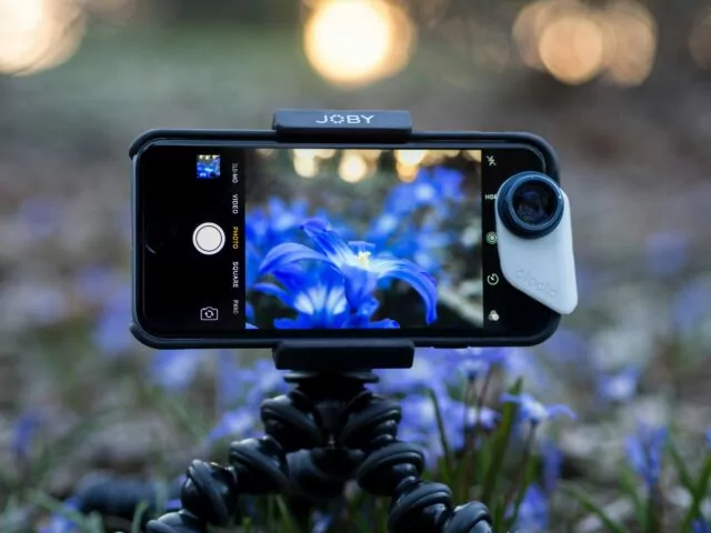 iValuations - taking better photographs of of your stuff with a smartphone tripod.