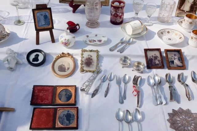 How to sell antiques yourself