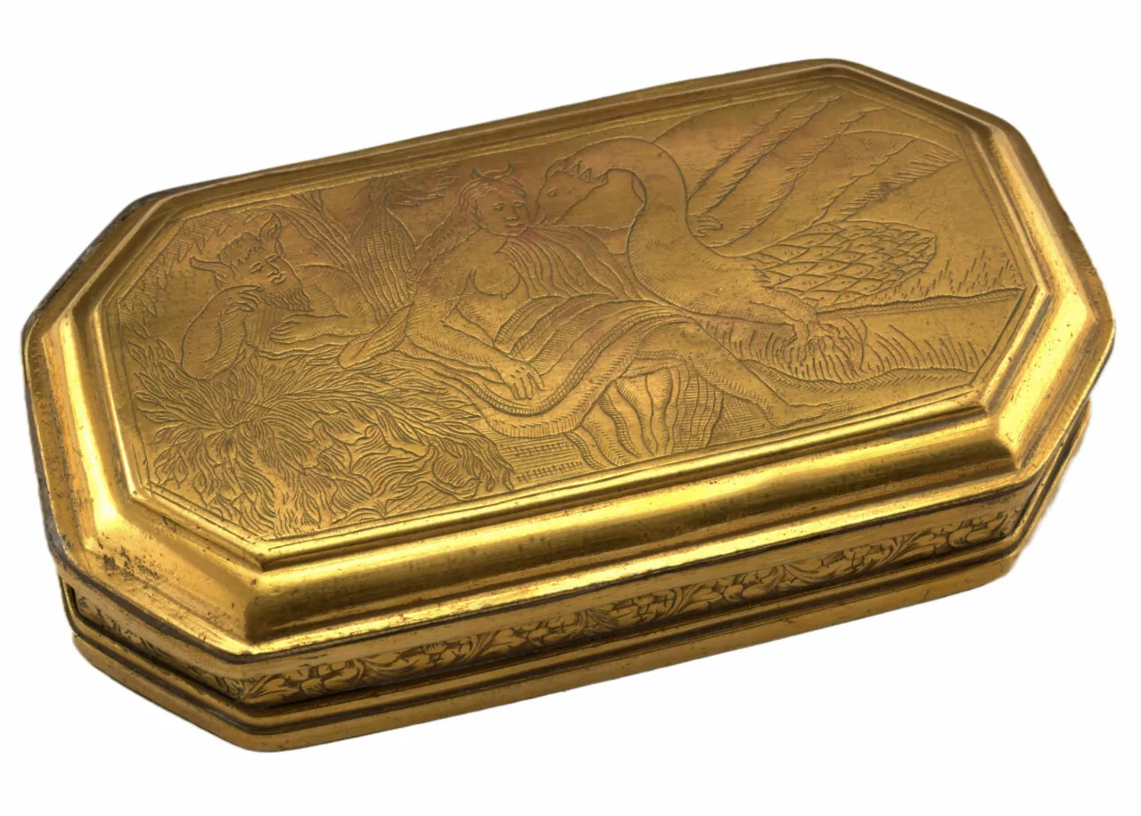 Dutch brass engraved snuff box with an engraving of Leda & The Swan, early 18th century.