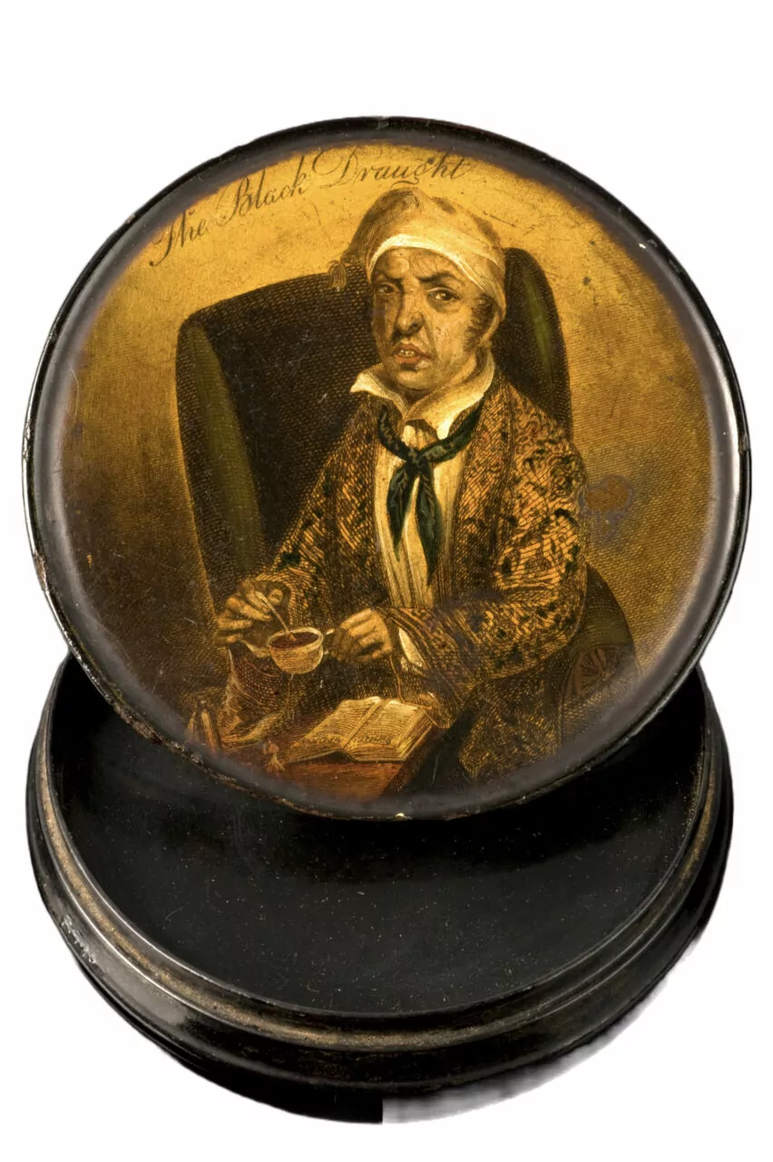 Victorian wooden lacquered snuff box, mid 19th century.