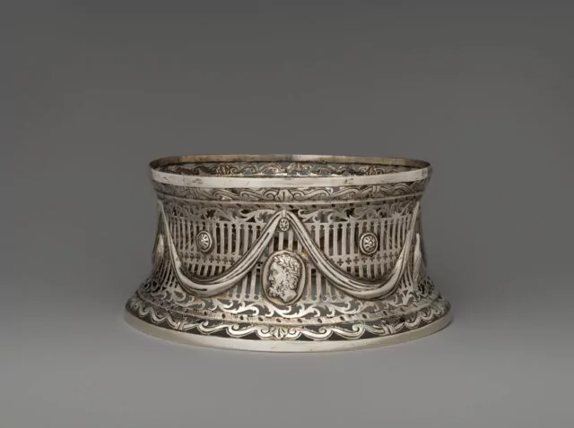 Irish Silver Dish, Unidentified Dublin maker W. H., date letter for 1777. 